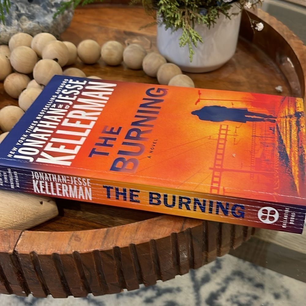 Jonathan Kellerman and Jesse Kellerman
The Burning: A Novel - Picture 4 of 4